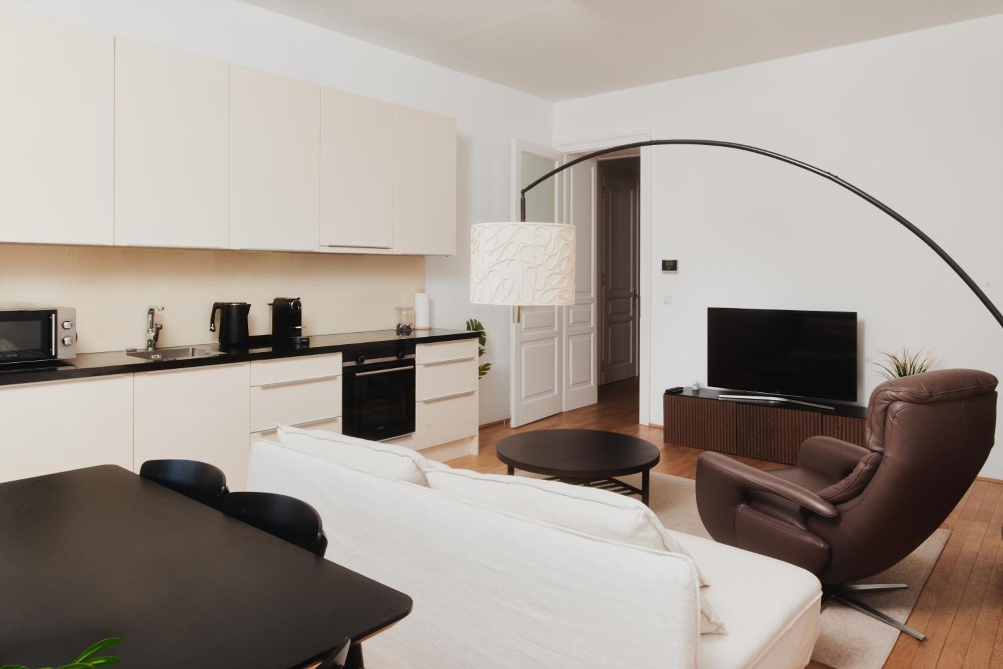 Premium Near Naschmarkt In 24h Check-in * Wien