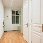 Premium Apartments Near Naschmarkt In Central Wien 24H Check-In