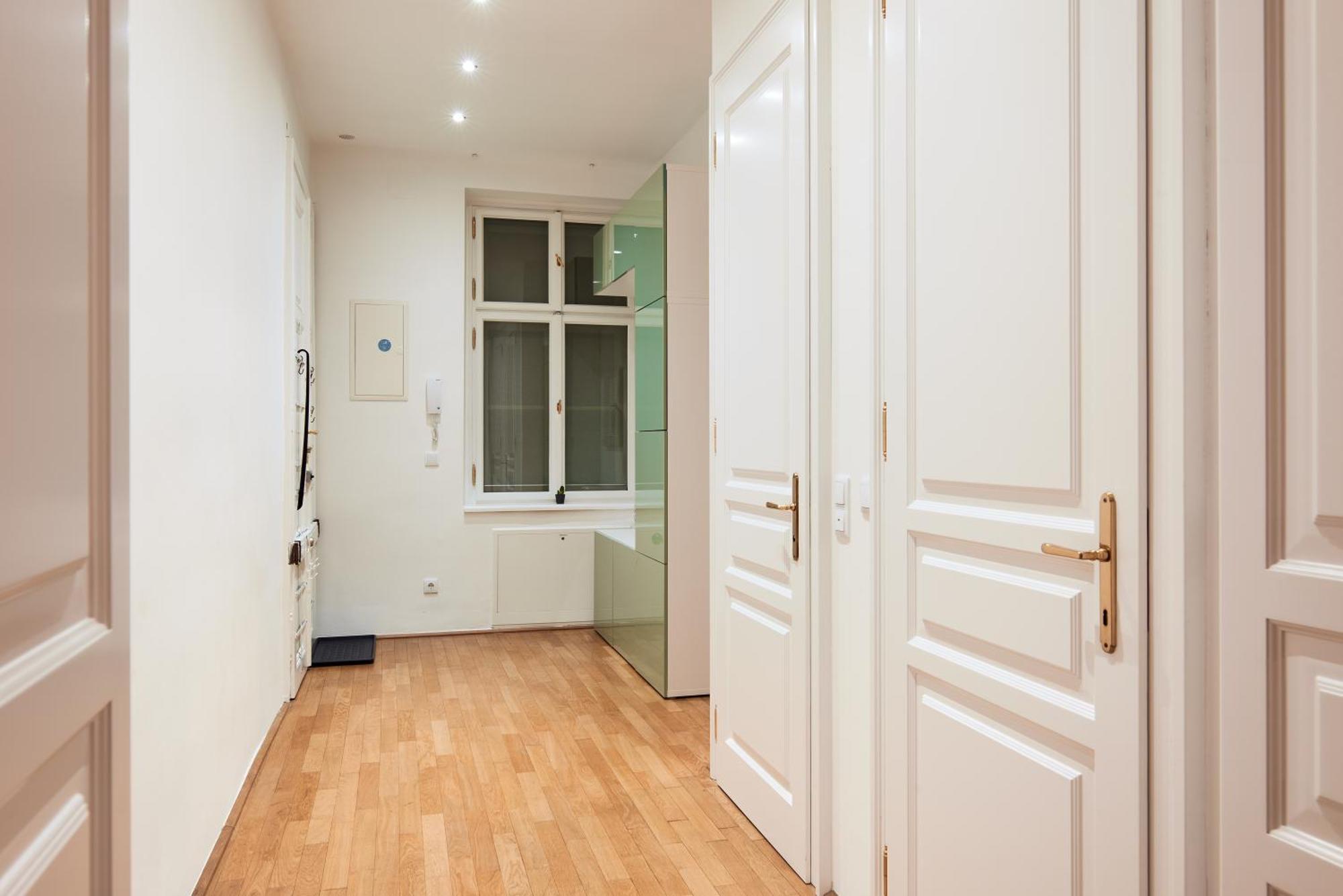 Apartment Premium Near Naschmarkt In 24h Check-in Wien